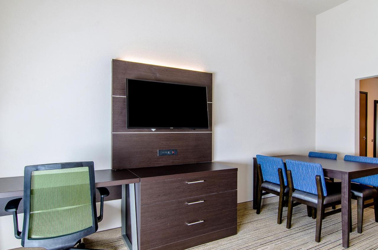 Holiday Inn Express & Suites - Atchison By Ihg Exteriér fotografie