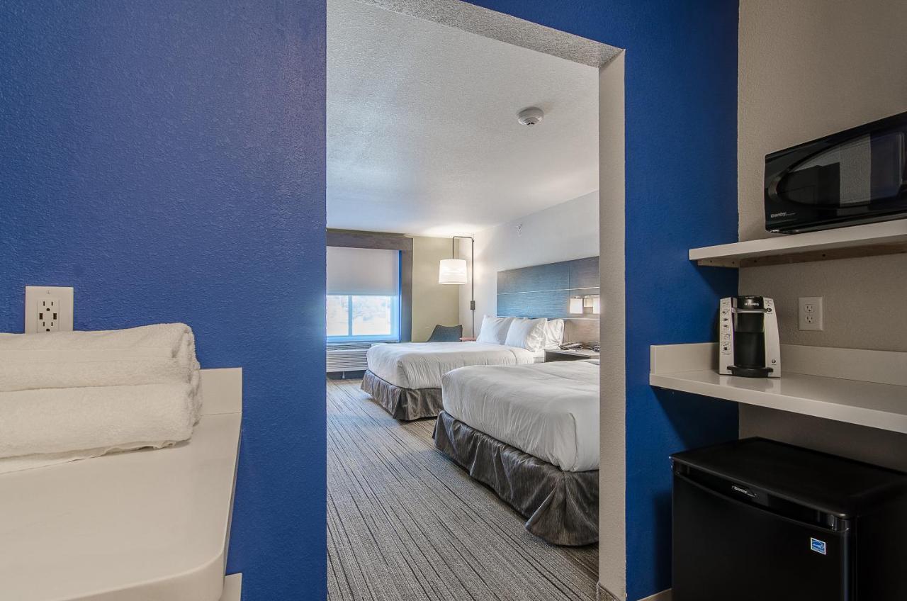 Holiday Inn Express & Suites - Atchison By Ihg Exteriér fotografie